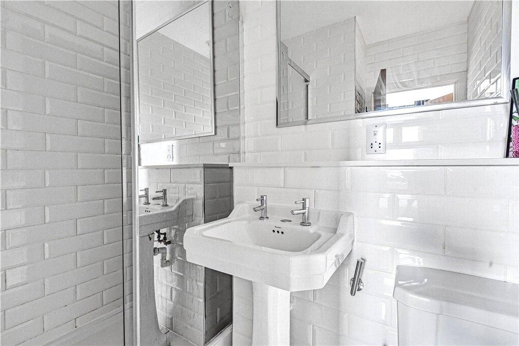 Shower En Suite