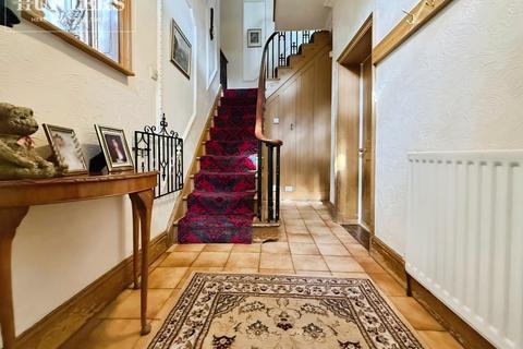 4 bedroom semi-detached house for sale, Dearne Hall Road, Barugh Green