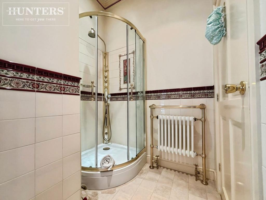 Pbox-bathroom-341358.jpg