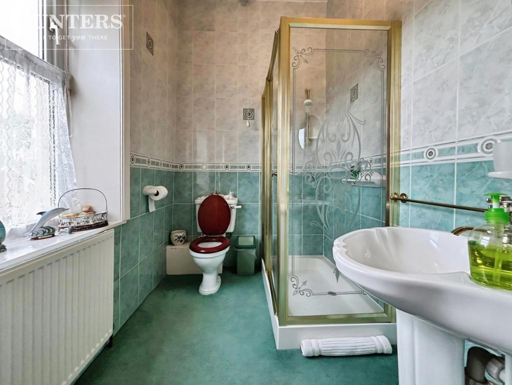 Pbox-bathroom-341358.jpg