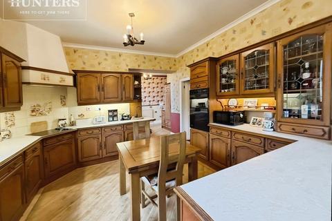 4 bedroom semi-detached house for sale, Dearne Hall Road, Barugh Green