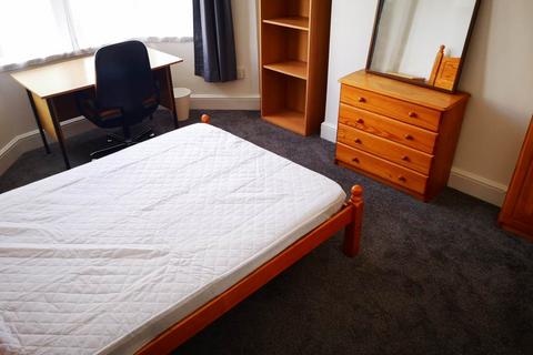 5 bedroom house to rent, Summerfield Avenue, Heath, Cardiff