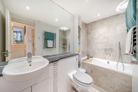 2 bedroom flat for sale, Burton Road, London, SW9