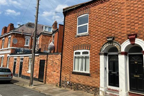 3 bedroom house to rent, Military Road, Northampton NN1