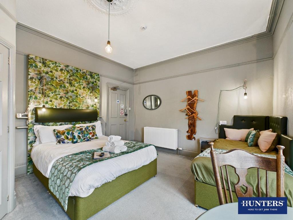 Guest Room Two &amp; Ensuite
