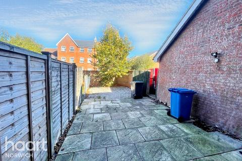 4 bedroom townhouse for sale, Copenhagen Way, Norwich