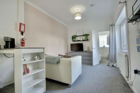 1 bedroom apartment for sale, Wimbledon Park Road, Southsea, Hampshire, PO5 2PT
