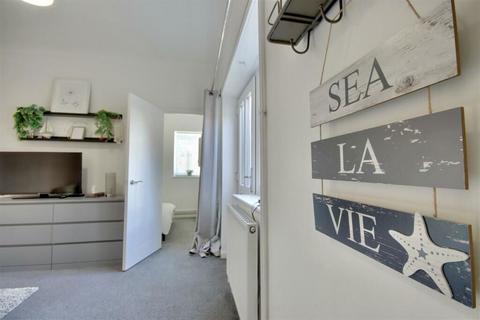 1 bedroom apartment for sale, Wimbledon Park Road, Southsea, Hampshire, PO5 2PT