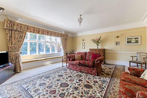 undefined, The Close, Salisbury
