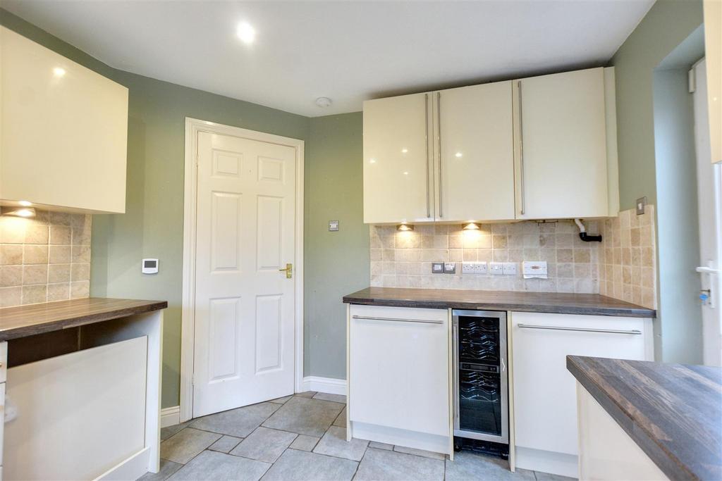 Kitchen 1.jpeg