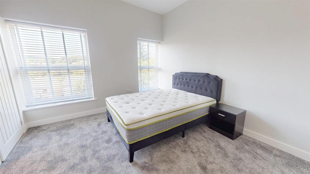 70 Hollins Room 4 1.jpg