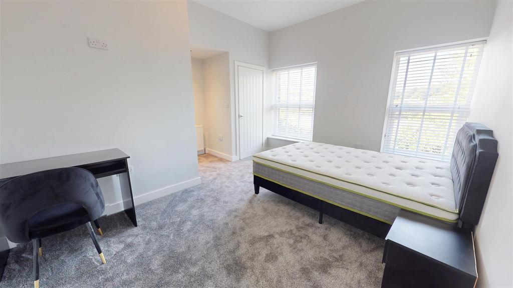 70 Hollins Room 4.jpg