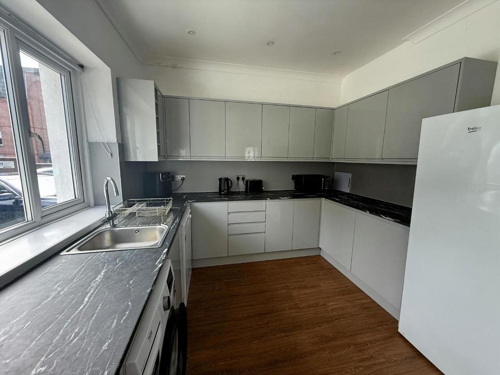 Addison kitchen.JPG