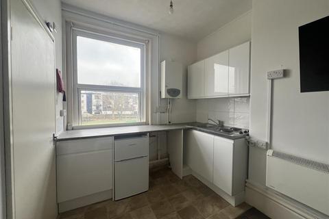1 bedroom flat to rent, Elphinstone Road, Southsea