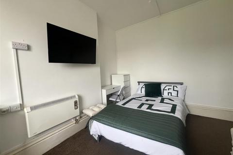 1 bedroom flat to rent, Elphinstone Road, Southsea