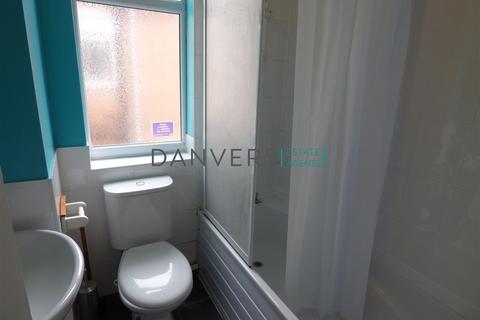 5 bedroom detached house to rent, Equity Road, Leicester LE3