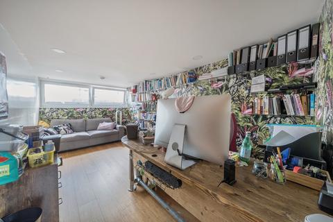 undefined, Newington Causeway, Elephant and Castle SE1