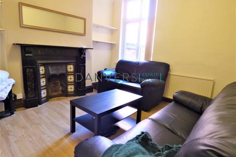 4 bedroom detached house to rent, Equity Road, Leicester LE3