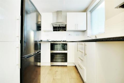1 bedroom terraced house to rent, Bishops Cleeve GL52 8TE