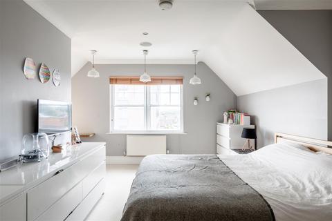 2 bedroom flat for sale, Sussex Road, Haywards Heath