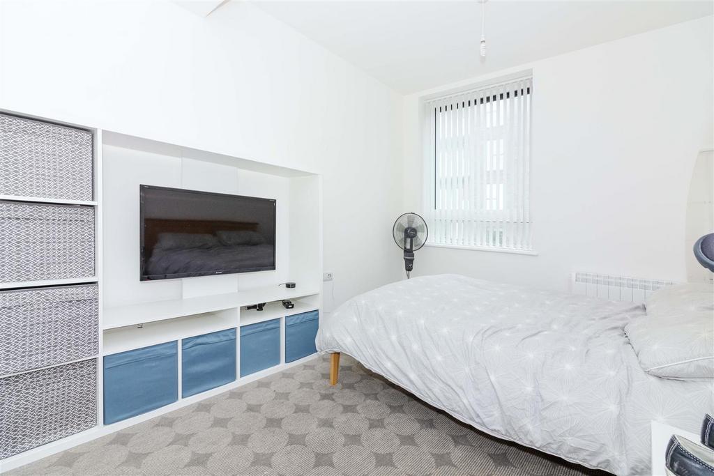 For Sale by Aspire Residential The Causeway