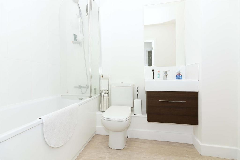 For Sale by Aspire Residential The Causeway
