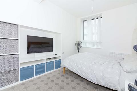 2 bedroom flat for sale, The Causeway, Worthing, BN12 6FA