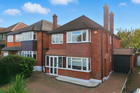 Holmwood Avenue, Shenfield, CM15