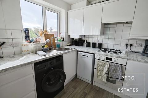 2 bedroom terraced house for sale, Shearwater Drive, Torquay