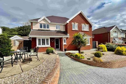 4 bedroom detached house for sale, Gilfach Road, Porth CF39