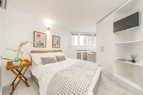 2 bedroom flat to rent, Worlds End Estate, London SW10