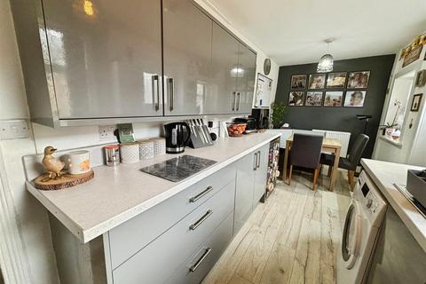 undefined, Huddersfield Road, Bradford BD12