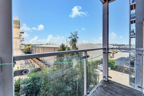 2 bedroom flat for sale, Mill Street, Slough SL2