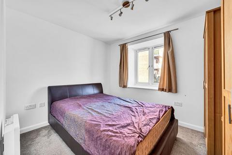 2 bedroom flat for sale, Mill Street, Slough SL2