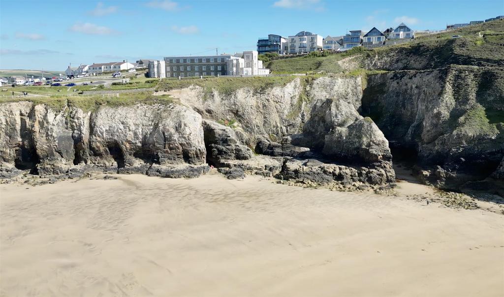 Droskyn Castle from Beach