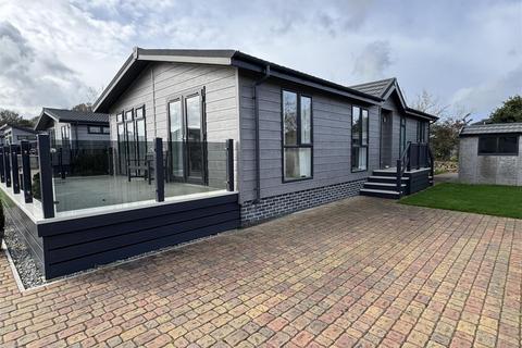 2 bedroom detached bungalow for sale, Penrose Residential Park, Goonhavern, Truro