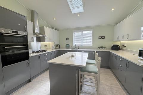 2 bedroom detached bungalow for sale, Penrose Residential Park, Goonhavern, Truro