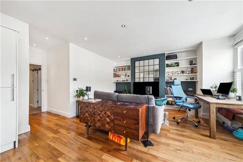 2 bedroom flat for sale, Carminia Road, London SW17