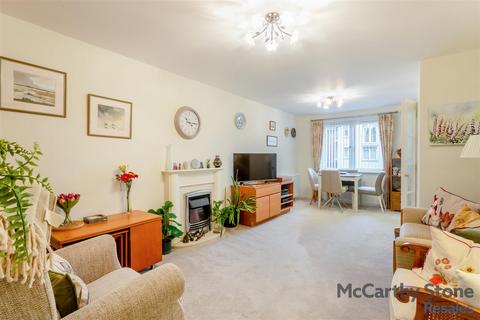 2 bedroom apartment for sale, Rowleys Court, Sandhurst Street, Oadby, Leicester