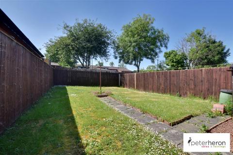 2 bedroom end of terrace house to rent, Holborn Road, Hylton Lane Estate, Sunderland
