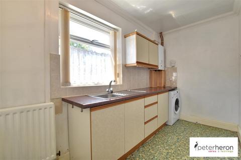 2 bedroom end of terrace house to rent, Holborn Road, Hylton Lane Estate, Sunderland
