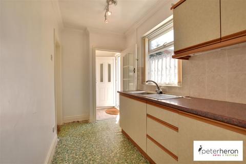 2 bedroom end of terrace house to rent, Holborn Road, Hylton Lane Estate, Sunderland