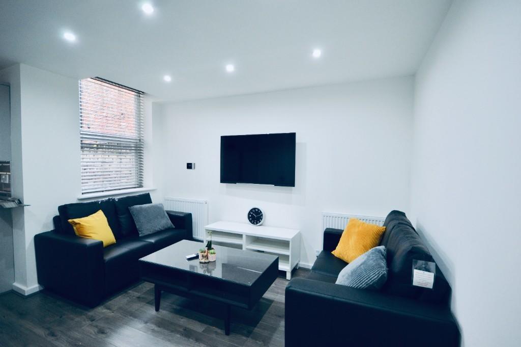 Modern and welcoming living room with contempor...