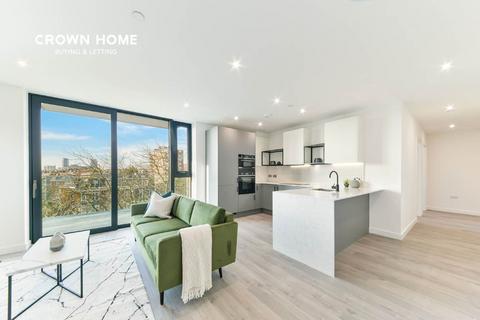 2 bedroom apartment to rent, Coster Avenue, London N4