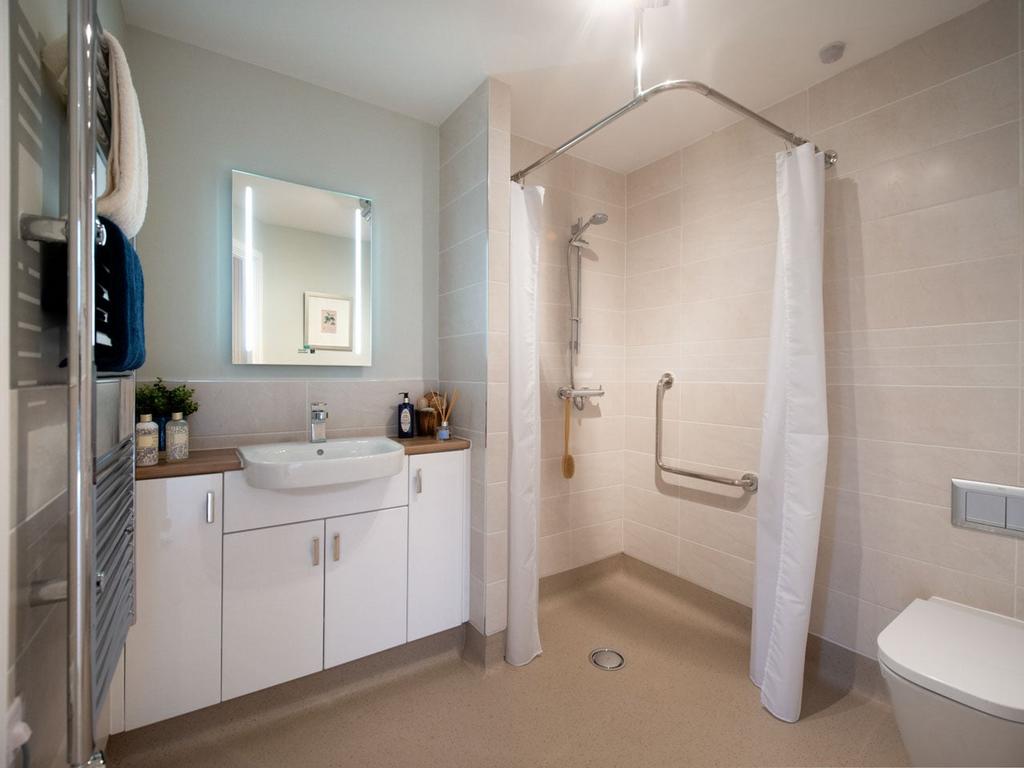 Harvard Place, Stratford-upon-Avon - Shower Room