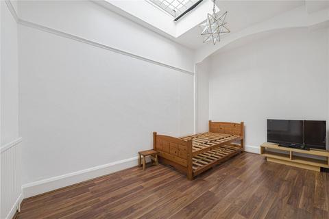 2 bedroom apartment for sale, Station Approach, Hayes, Bromley, BR2