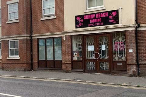 Shop to rent - 6A Station Road, Epping, Essex