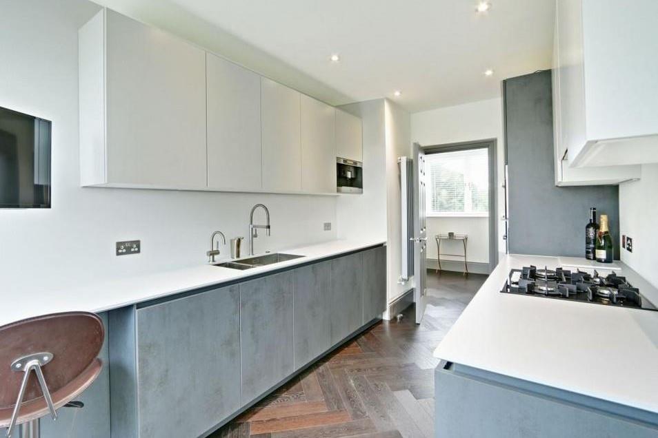 Kitchen 2.jpg