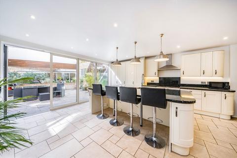 2 bedroom flat to rent, Harwood Road, London SW6