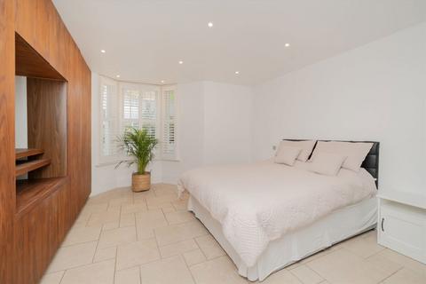 2 bedroom flat to rent, Harwood Road, London SW6